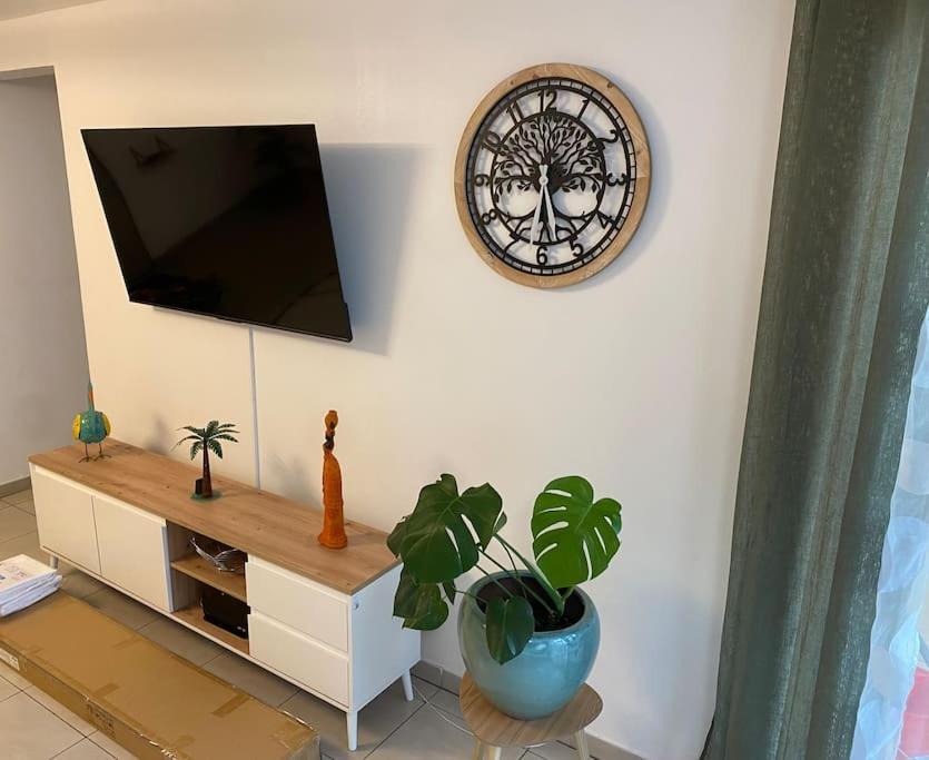 Appartement F2 St Denis Jardin D'Etat à Saint-Denis Extérieur photo